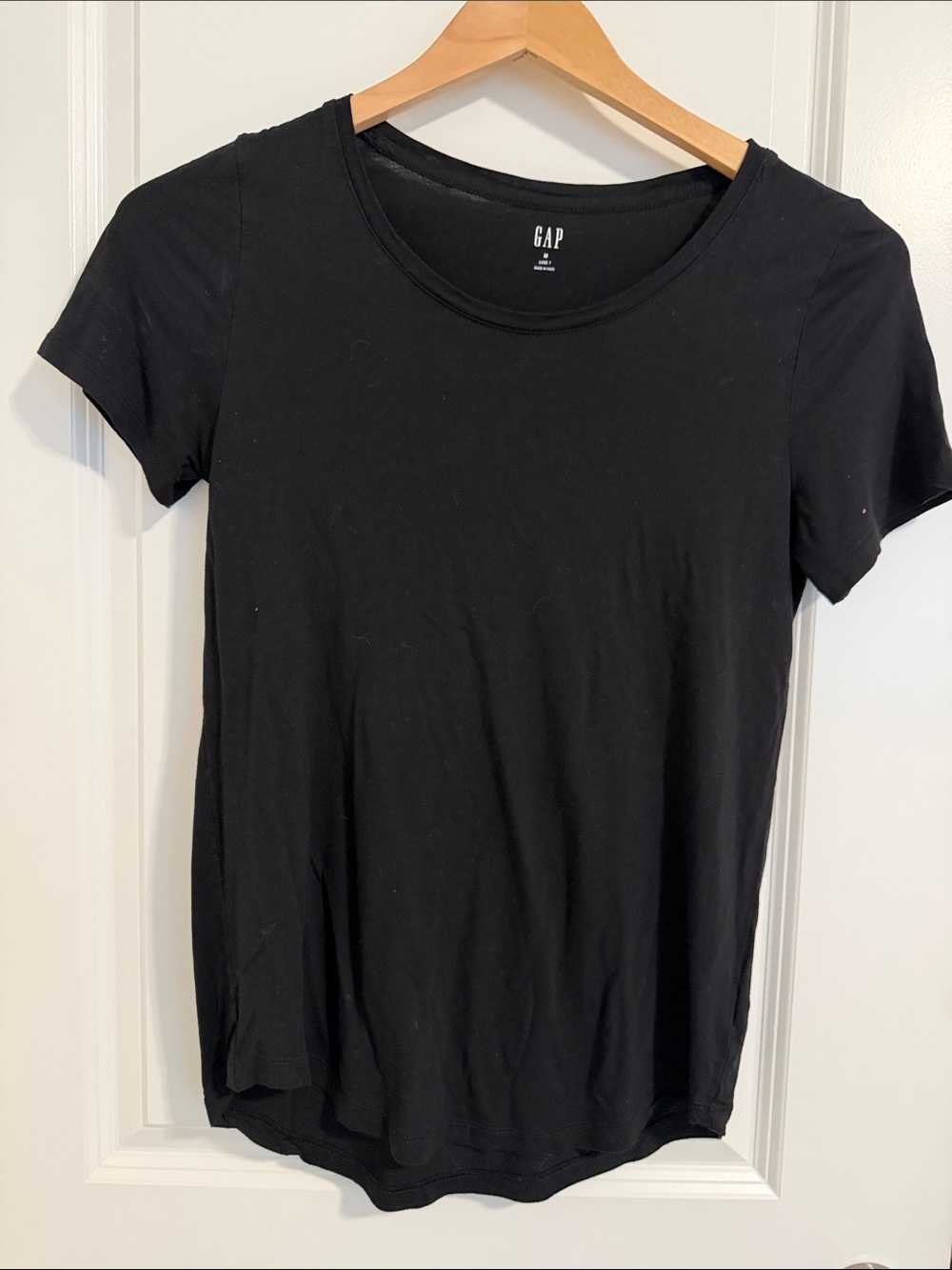 GAP Black Short Sleeve Crew Neck Tee